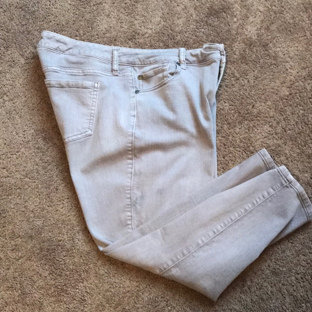 Lavender/grey cropped jeans
